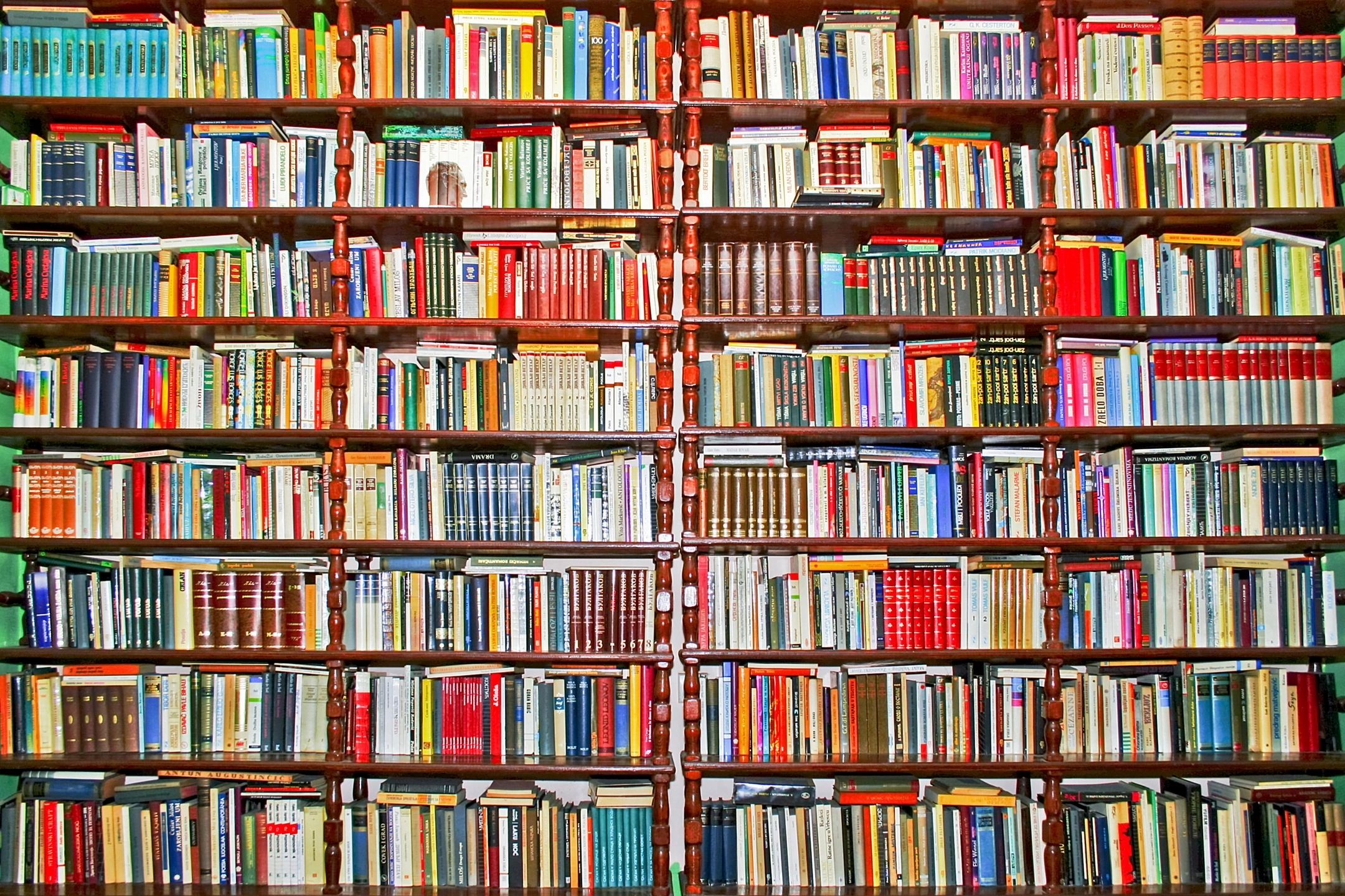 A large library filled with lots of books.